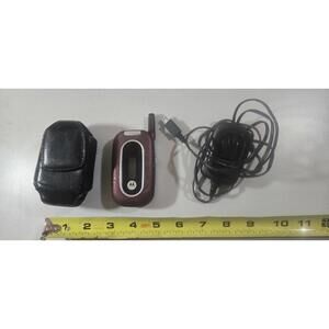 Motorola W315 Clamshell Flip Phone, Charger and Case Tested.